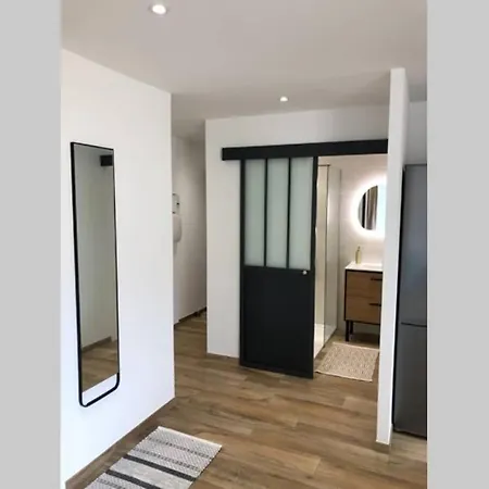 Spacieux Entierement Renove شقة *