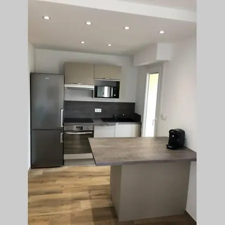 Apartment Spacieux Entierement Renove